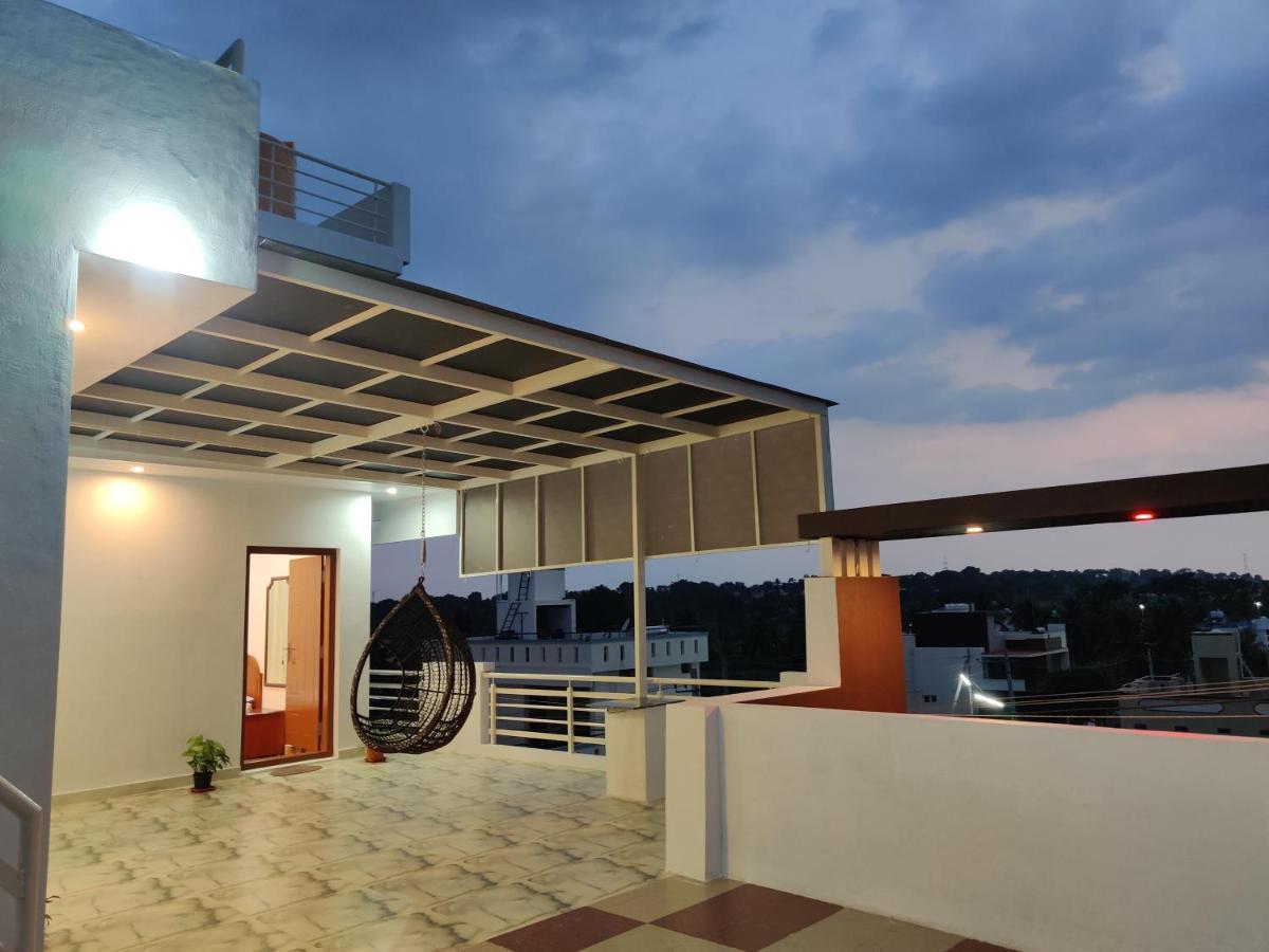Skyhouse Homestay Майсур Экстерьер фото
